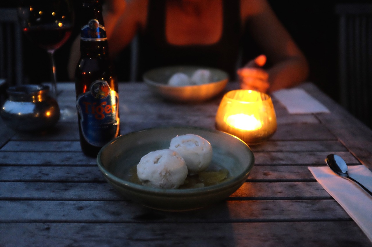 185/365: Yesterday was another very hot day. And we spend most of the day at home, avoiding the sun and its heat. But as it was nearing sundown and a light breeze came on, we headed over to Gingerboy for a late dinner on their terrace.
Once again, we...