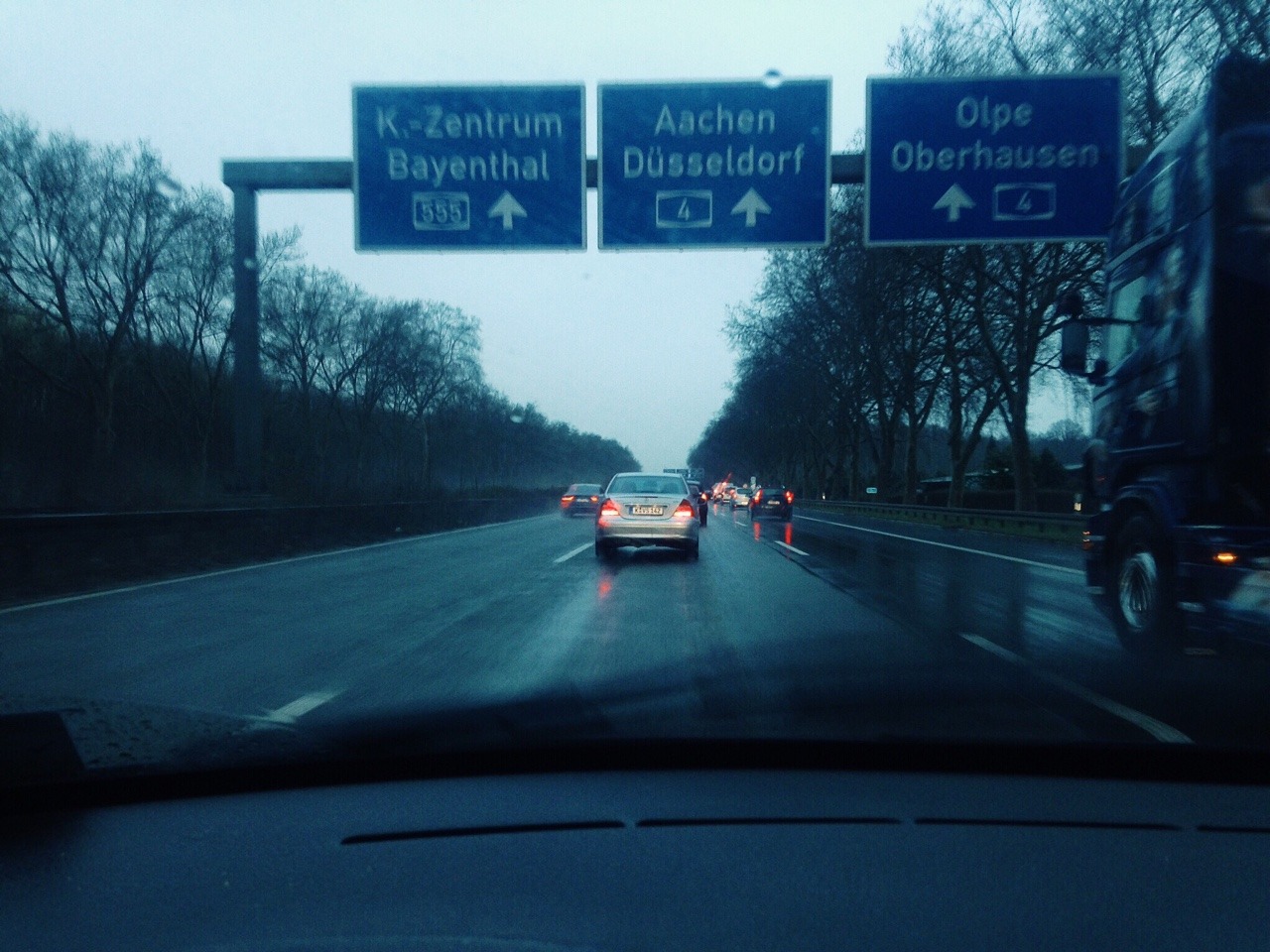 85/365: Stuck in traffic.
On my way back from mixxt HQ in Bonn. It was my last day there - at least for the next while.