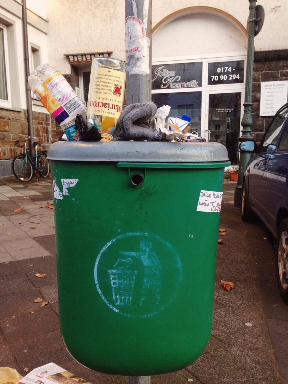 I took a few photos on our walk through D&uuml;sseldorf today. The weather was cold and beautiful.