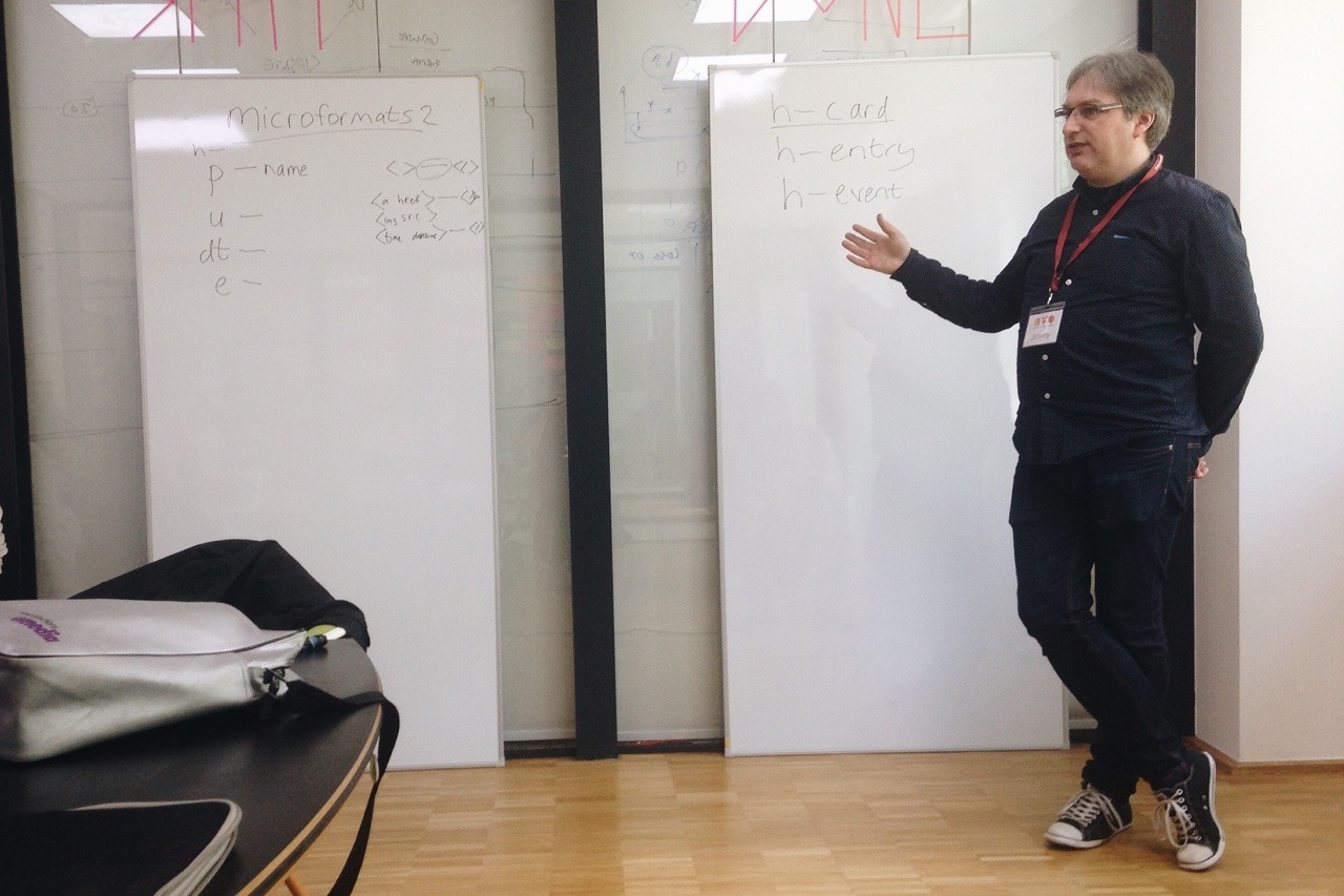 129/365: Learning more about Microformats with Jeremy Keith at IndieWebCamp.