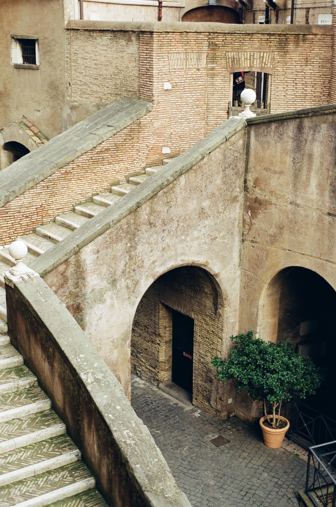 Castel Sant'Angelo, Rome.
Shot with a Nikon FE, 50mm lens and Kodak GB 200 Gold film.