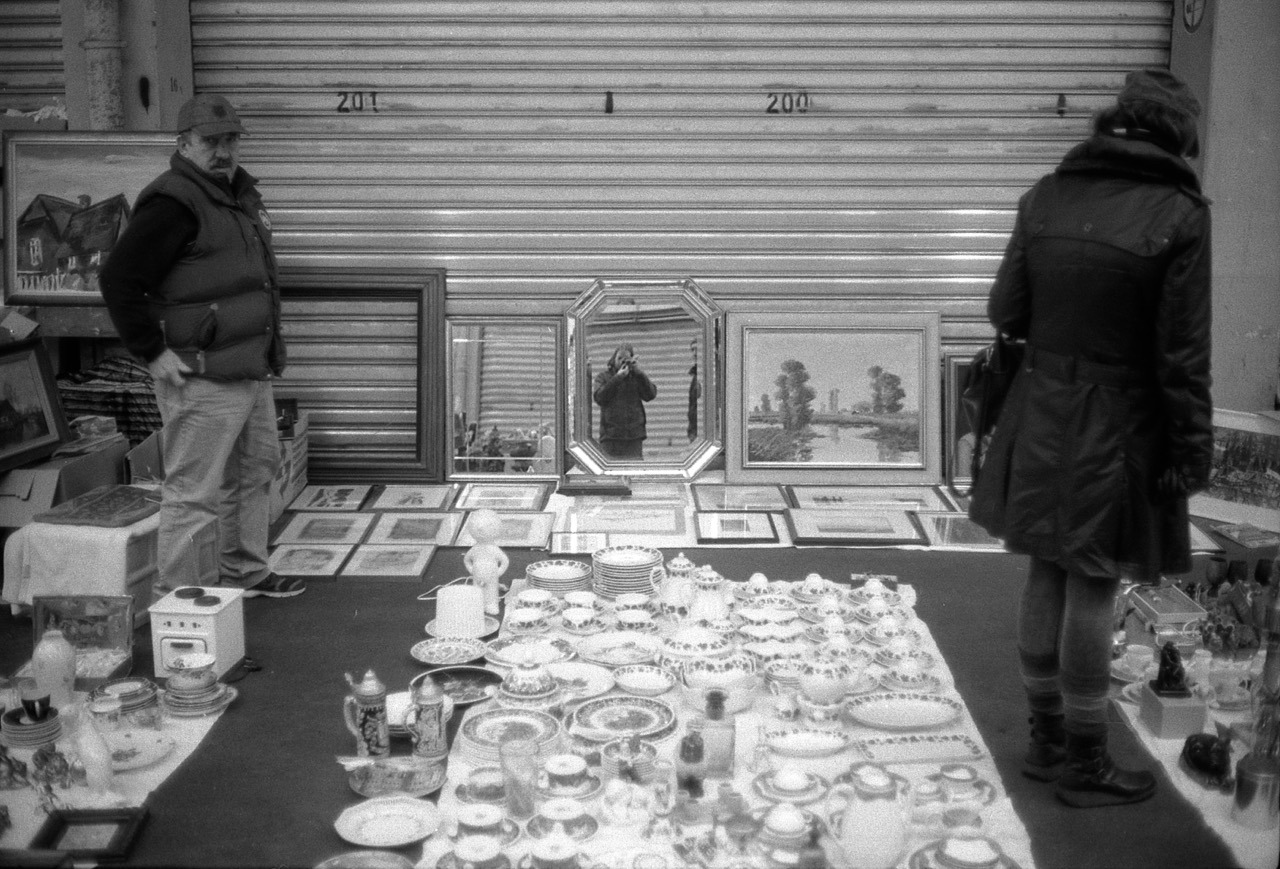 One rainy afternoon in December at the Radschl&auml;germarkt (flea market).
