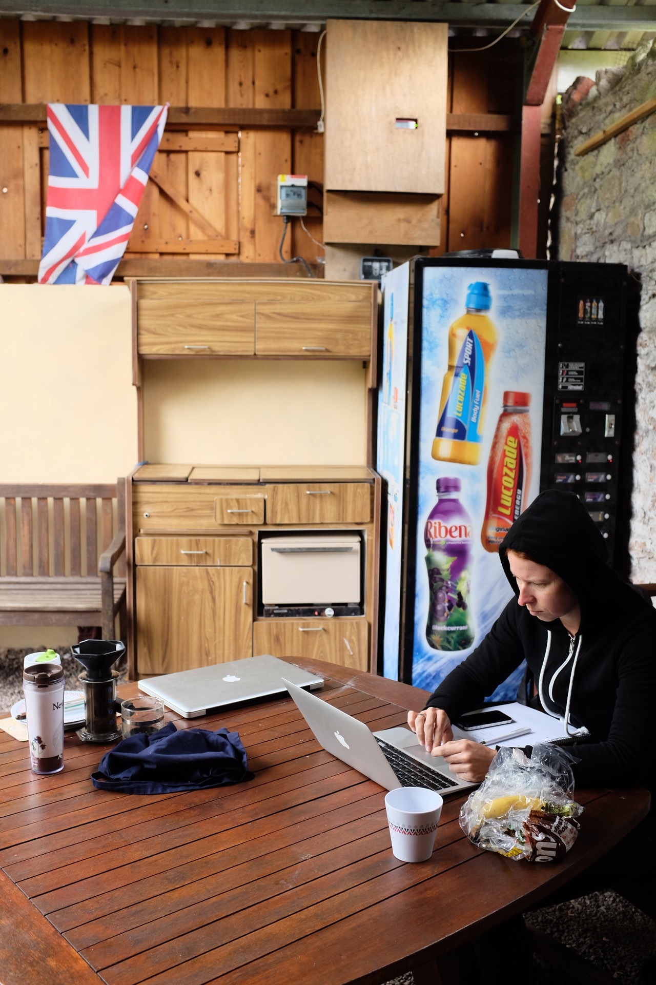 208/365: After leaving Woolacombe, we spent the day driving and and trying to find a nice campsite. Towards the evening, we finally found a good one near Bristol.
(It’s apparently not common in the UK that campgrounds have a common room or even just...
