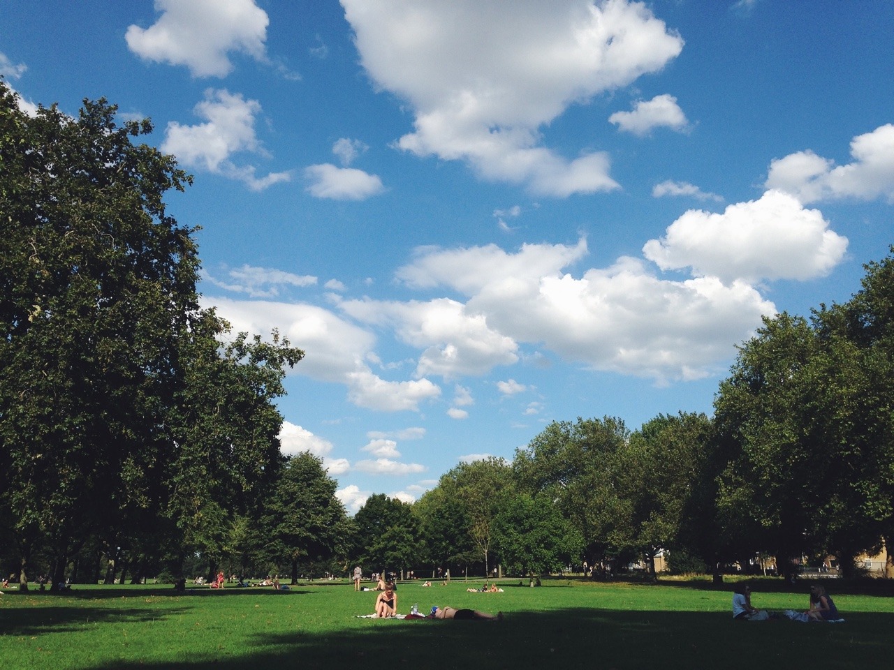 234/365: It&rsquo;s a beautiful day and we are enjoying it at Victoria park.