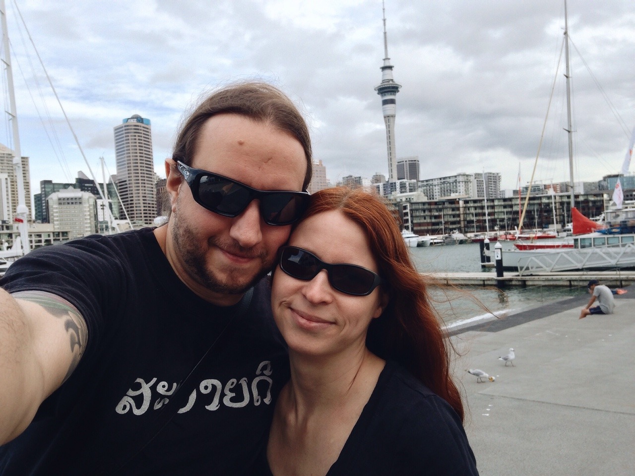 Yihaa! Touch down in Auckland, New Zealand. Feels great being back. And it also still feels very familiar. We love to here the NZ accent all over the place again. :-) And summer feels great, too!
This photo was taken yesterday afternoon, going out...