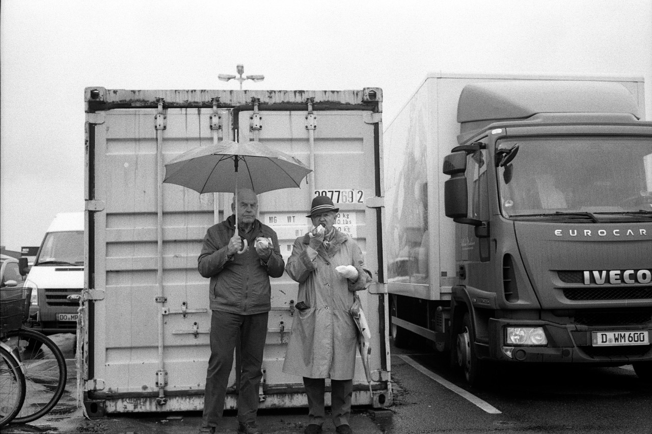 One rainy afternoon in December at the Radschl&auml;germarkt (flea market).