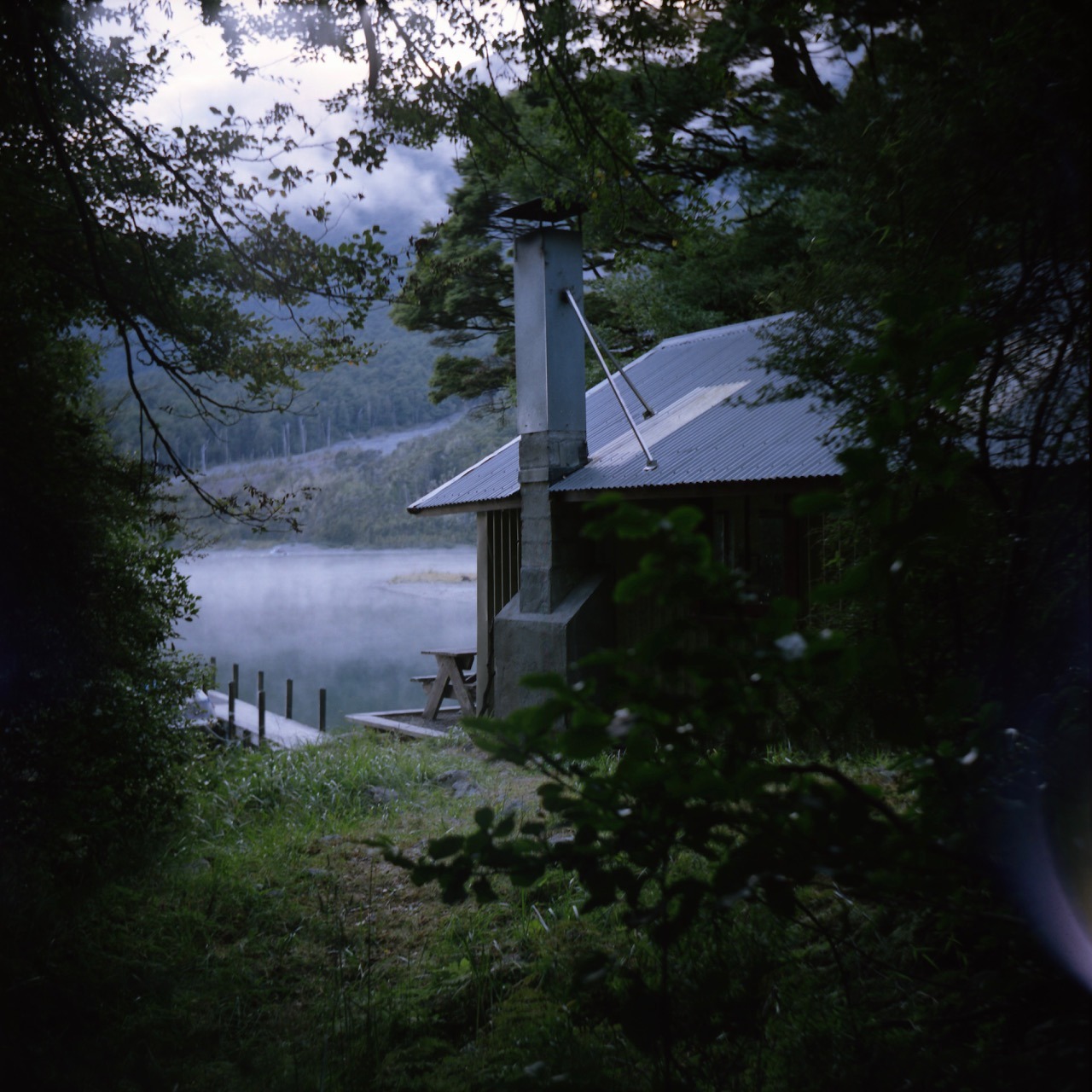 Coldwater Hut in the morning.
Lomo Lubitel, Kodak Portra 400.