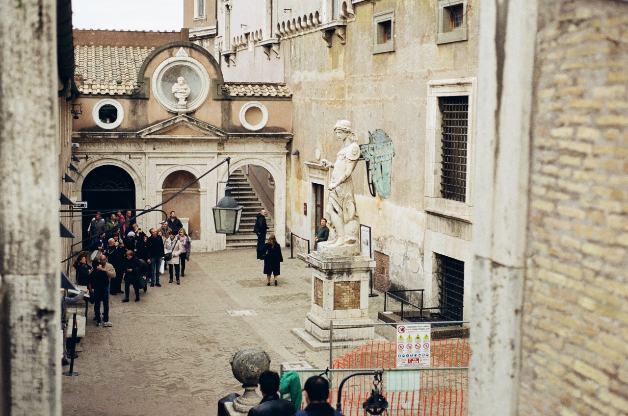 Castel Sant'Angelo, Rome.
Shot with a Nikon FE, 50mm lens and Kodak GB 200 Gold film.