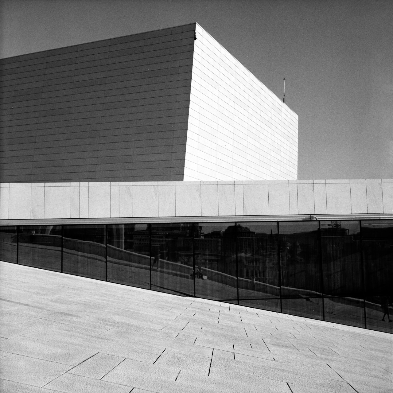danielandnicole:
&ldquo; An Oslos Opernhaus hatte ich Spa&szlig; und habe mit der Rolleiflex fast eine ganze Rolle Schwarz-Wei&szlig;-Film belichtet.
&rdquo;
Had some fun at Oslo&rsquo;s opera house with the Rolleiflex and a black and white film.