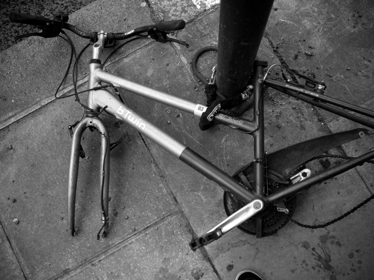How to properly lock a bike in London - and what happens when you don&rsquo;t.
These are pretty common sights all over London.