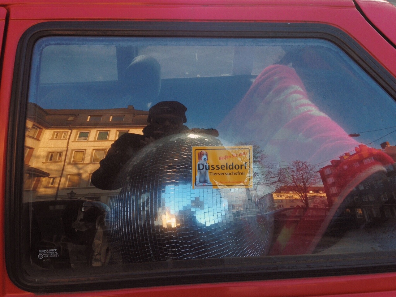 I took a few photos on our walk through D&uuml;sseldorf today. The weather was cold and beautiful.