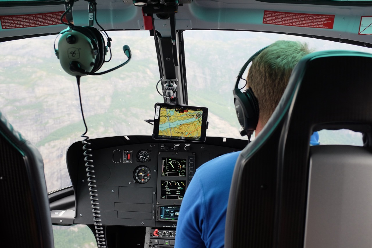A base-jumper festival meant we could take a relatively cheap helicopter flight back down to Lysebotn. As I said: spectacular day.