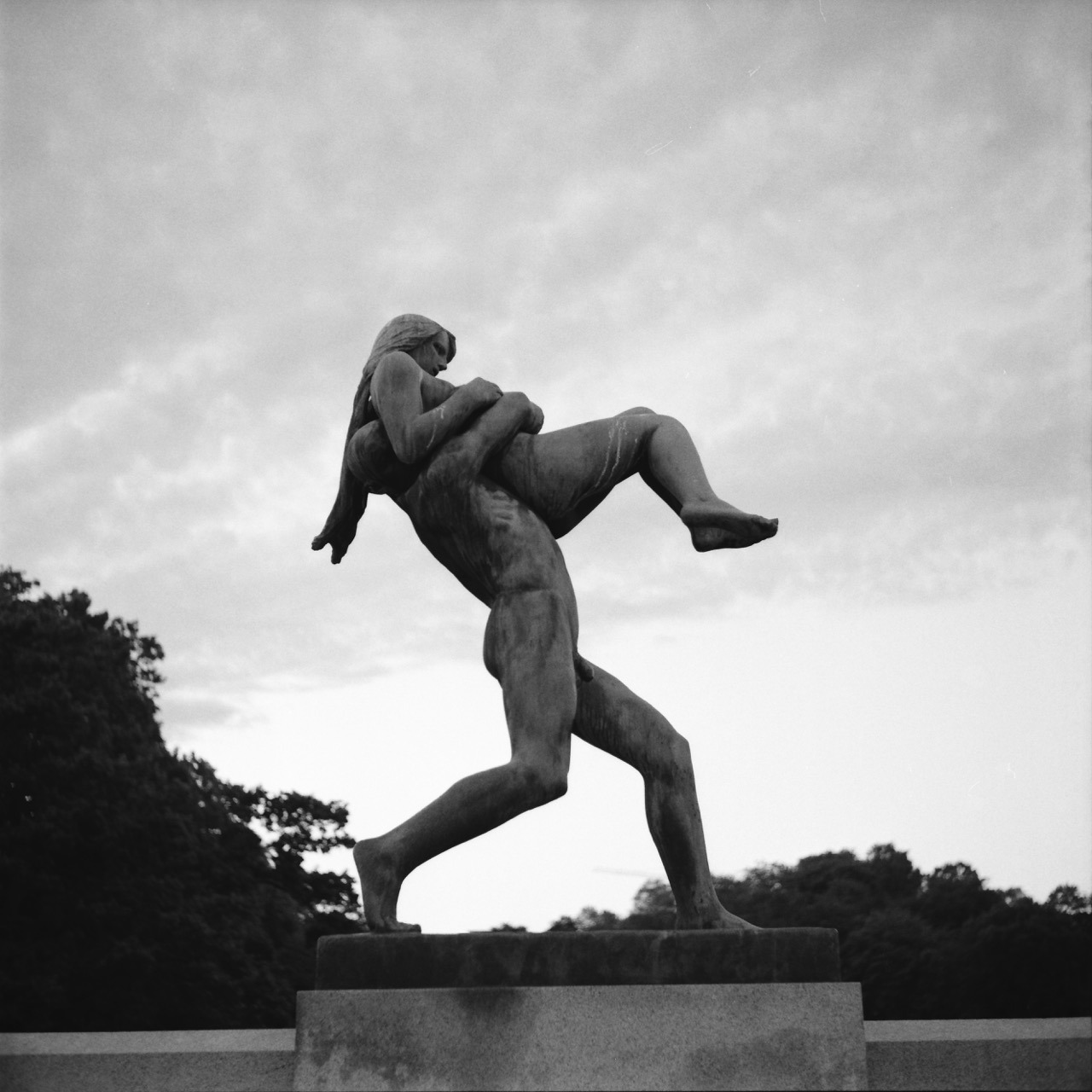 Vigelandsparken, Oslo. June 2016.
Oslo greeted us with stunning weather. We spent quite some time in and around Vigelandspark, since that’s where we parked our motorhome for a couple of nights.
