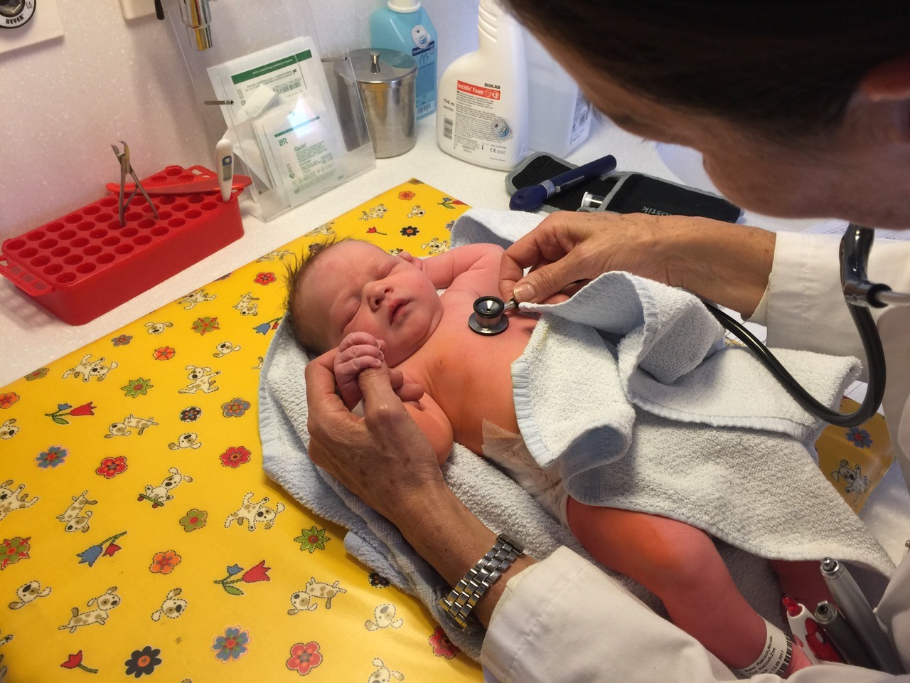 Say hello to Zoe! Our little baby girl was born on September 13th and it&rsquo;s definitely been two unique and emotional weeks with her. Mother and daughter are both feeling well and we&rsquo;re super happy!
Love you, &ldquo;kleine Kr&ouml;te&rdquo;!