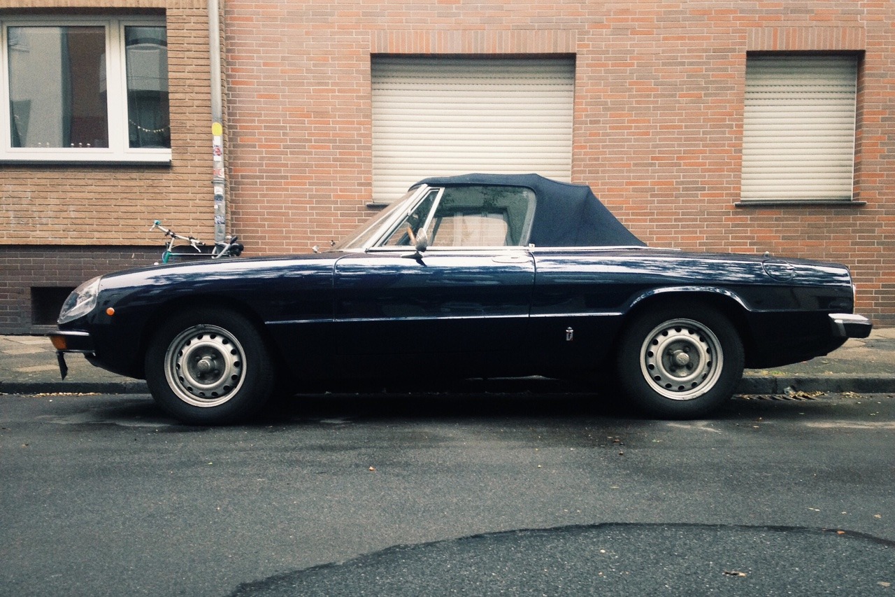 170/365: I&rsquo;m not what you&rsquo;d call &ldquo;a car person&rdquo;, but somehow I have a thing for the design of classic (or maybe just old?) cars.