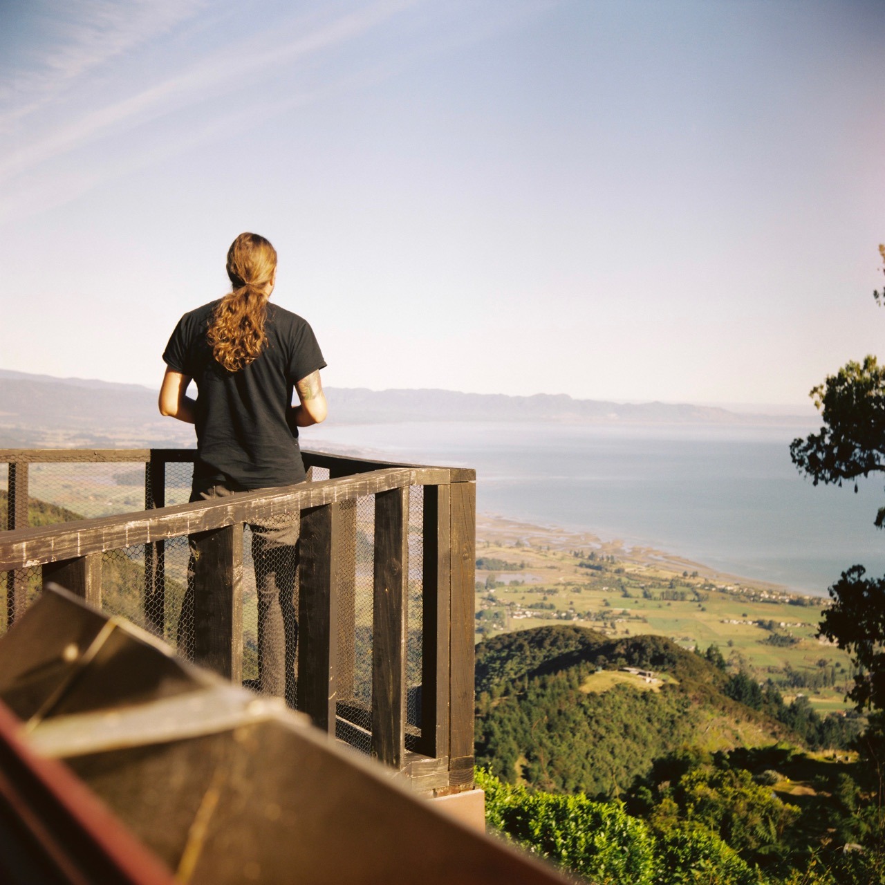 Overlooking Golden Bay in the morning.
My colleague Mike was so very kind to let us stay in his house for a few days. It&rsquo;s off-grid, 500m up a mountain, overlooking Golden Bay. It was amazing up there and we really enjoyed it! Thanks, Mike!
(This is...