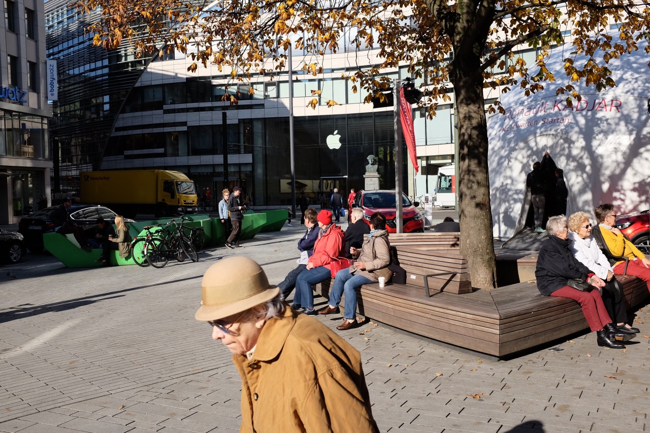 300/365: So, I had to go to the Apple Store this morning, because my MacBook Pro crashed again and wasn&rsquo;t booting up at all. This is very likely to the graphics card issue with 2011 15&Prime; MBPs. I&rsquo;ve had the same issue pretty much exactly one year ago....