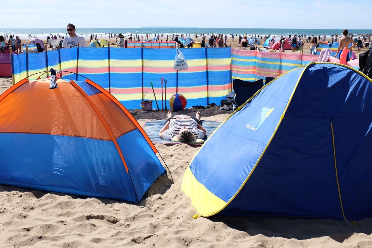 206/365: I had a little Martin Parr moment on this beautiful day at the Woolacombe beach.
