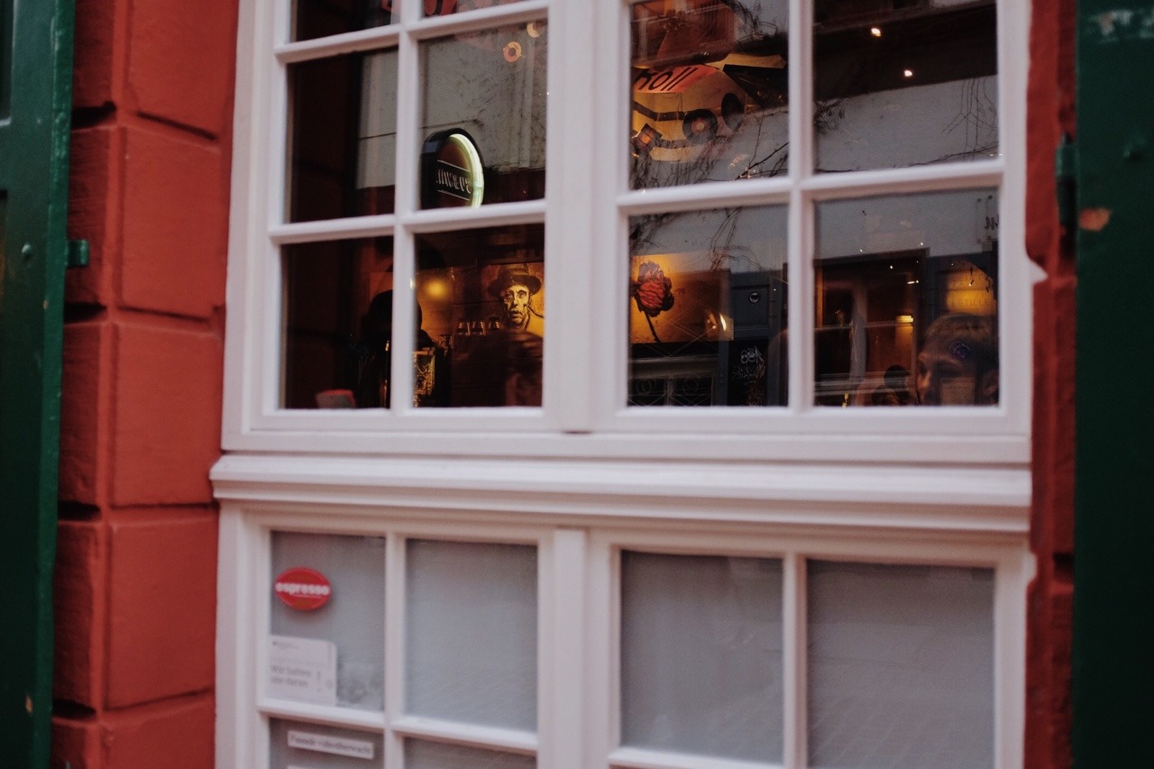 Schneeecke, Beuys. Heidelberg 2015.
We were walking around Heidelberg Castle, when I saw this little left-over snow in a shadowy corner. And I was immediately reminded of D&uuml;sseldorf artist Joseph Beuys&rsquo; artwork &ldquo;Fettecke&ldquo; (engl.: "Fat corner&rdquo;). So, I...