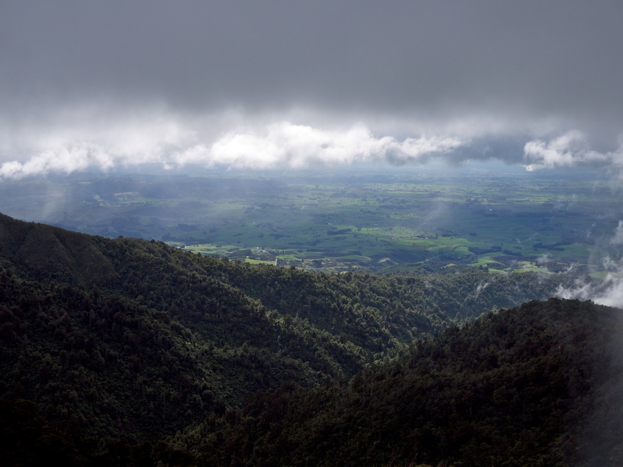 Nicole and I went on a little tramping trip to Pirongia forest park a couple of weeks ago. Spent one night in a cosy little hut.
You can see all photos on Flickr.